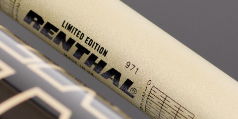 RENTHAL WYPRZEDAŻ KIEROWNICA 1,1/8 CALA (28,6MM) MX TWINWALL 996 HANDLEBAR HARD ANO VILLOPOTO / STEWART PADDED KOLOR HARD ANO Z RENTHAL WYPRZEDAŻ KIEROWNICA 1,1/8 CALA (28,6MM) MX TWINWALL 996 HANDLEBAR HARD ANO VILLOPOTO / STEWART PADDED KOLOR HARD ANO Z