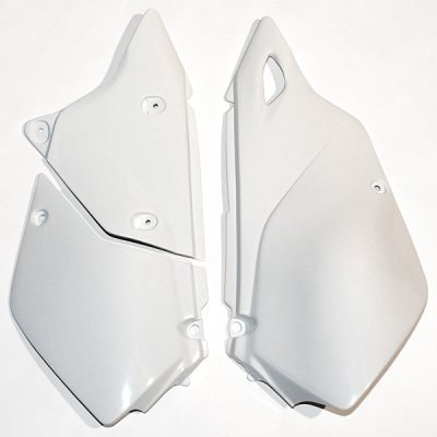 UFO BOCZKI TYLNE SUZUKI DRZ 400E '00-'24 KOLOR BIAŁY