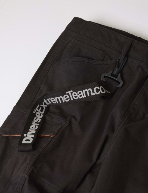 DIVERSE EXTREME TEAM SPODNIE DKR CARGO 09 KOLOR CZARNY ROZMIAR 33 DIVERSE EXTREME TEAM SPODNIE DKR CARGO 09 KOLOR CZARNY ROZMIAR 33