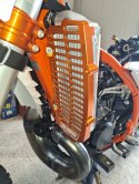 FM-PARTS OSŁONY CHŁODNICY (KRATKI) ALUMINIUM KTM/HUSQVARNA/GAS GAS '20-'25 TBI /TPI KOLOR NIEBIESKI