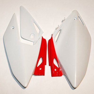 UFO BOCZKI TYLNE HONDA CRF 250X '04-17 KOLOR OEM (BIAŁY/CZERWONY)