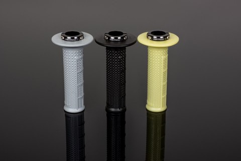 RENTHAL MANETKI MX R-WORKS LOCK-ON ULTRATACKY (HALF WAFFLE) KOLOR CZARNY