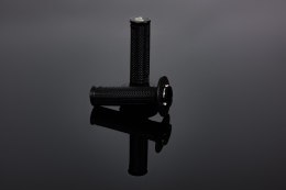 RENTHAL MANETKI MX R-WORKS LOCK-ON ULTRATACKY (TAPERED) KOLOR CZARNY