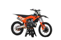 UFO 2025/04 KOMPLET PLASTIKÓW (FULL KIT) Z OSŁONAMI TELESKOPÓW (AMORTYZATORÓW) KTM SX 125 / 150 / 250 / 300 '25, SXF (SX-F) 250 