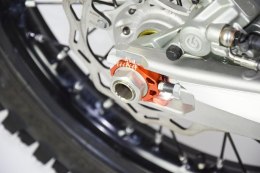 SCAR NOWY RACING NAPINACZE (NAPINACZ) TYLNEJ OŚKI (OSI) KTM 125-525 SX SX-F XC XC-F '13-'26, HUSQVARNA TC 125, FC 250-450 '16-'2